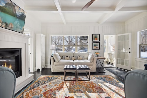 Cozy Cottage 4 mins to Excelsior