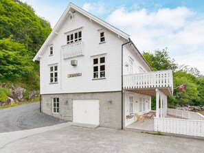 House | Exterior - 8 Person Holiday Home in Orskog (Ålesund)