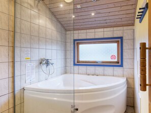 Spa treatment - 4 Star Holiday Home in Hjorring (Hjørring)