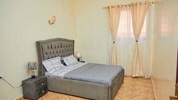 2 bedrooms, iron/ironing board, free WiFi, bed sheets