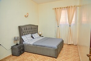 2 bedrooms, iron/ironing board, free WiFi, bed sheets