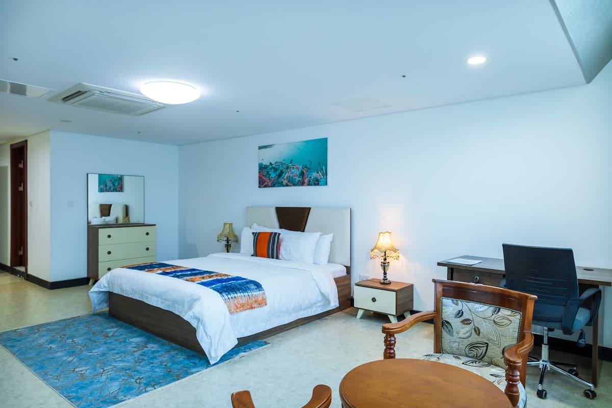 Suíte standard, para não fumantes | Roupas de cama de algodão egípcio, roupas de cama premium, frigobar