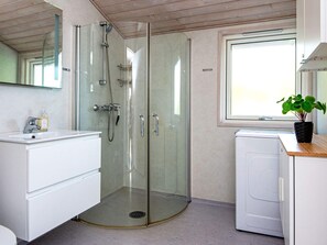 House | Bathroom - 6 Person Holiday Home in Sydals (Sydals)