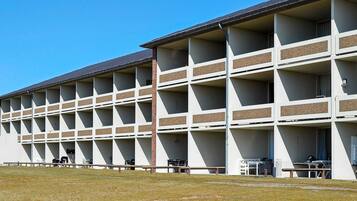 ุงูู
ูุดุฃุฉ ู
ู ุงูุฎุงุฑุฌ