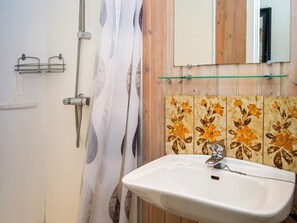 House | Bathroom - 6 Person Holiday Home in Vestervig (Vestervig)