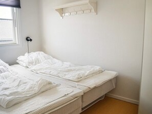 3 bedrooms, individually furnished - 6 Person Holiday Home in Vestervig (Vestervig)