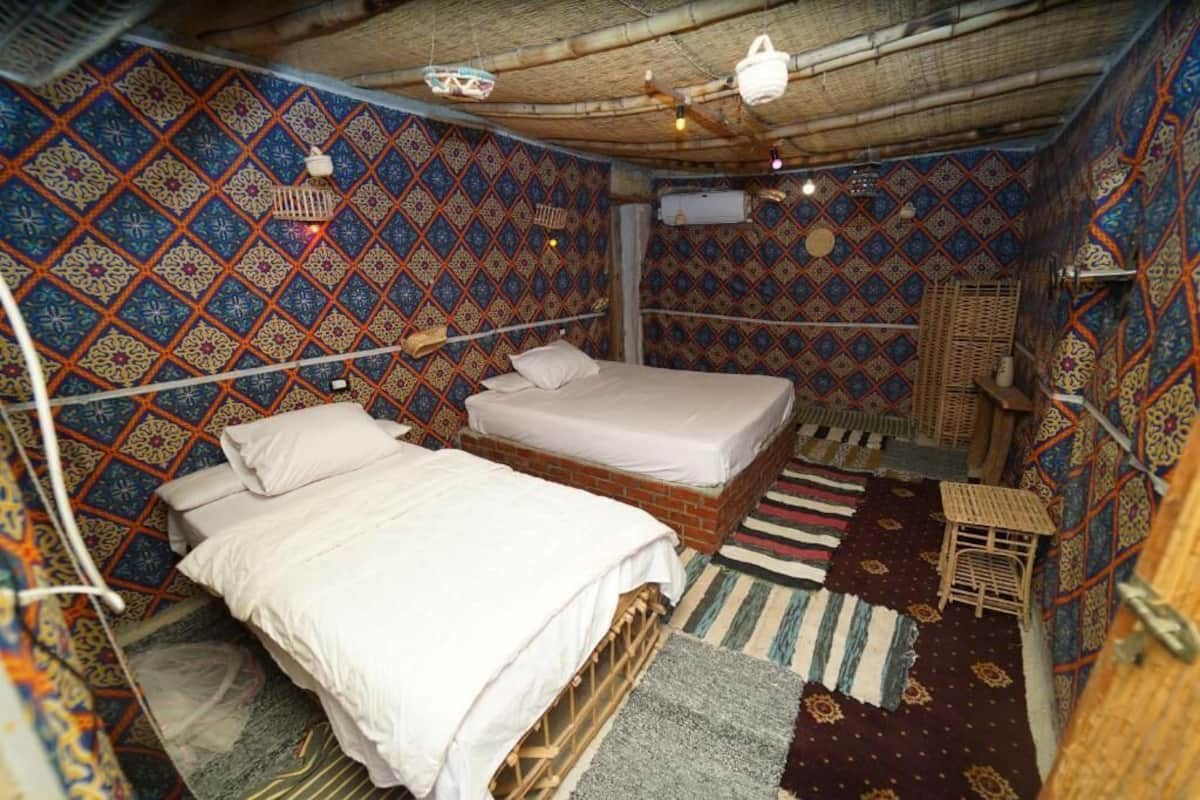 Tent | In-room safe, blackout drapes, soundproofing, free WiFi