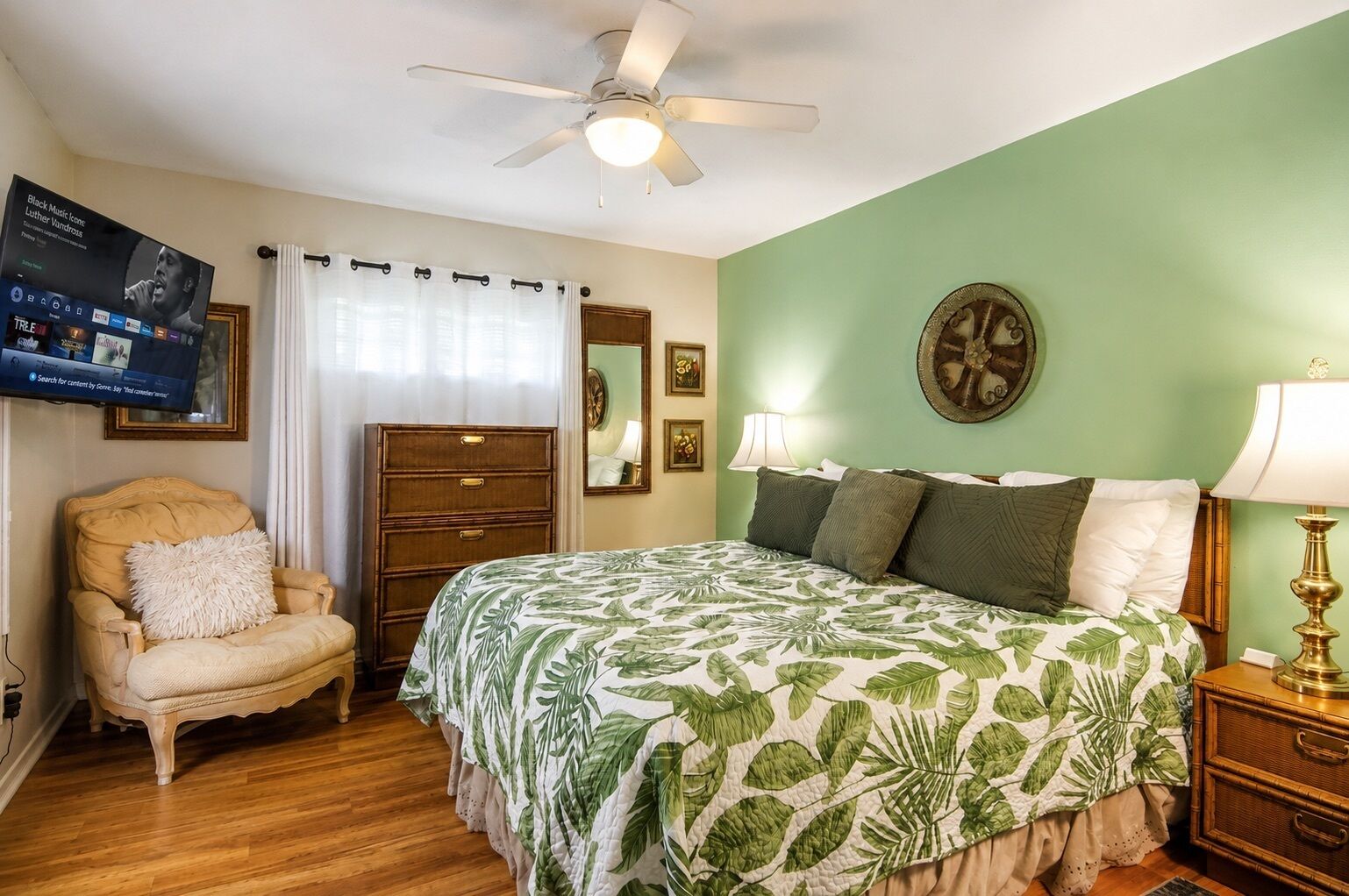2 chambres, fer et planche à repasser, Wi-Fi gratuit, draps fournis