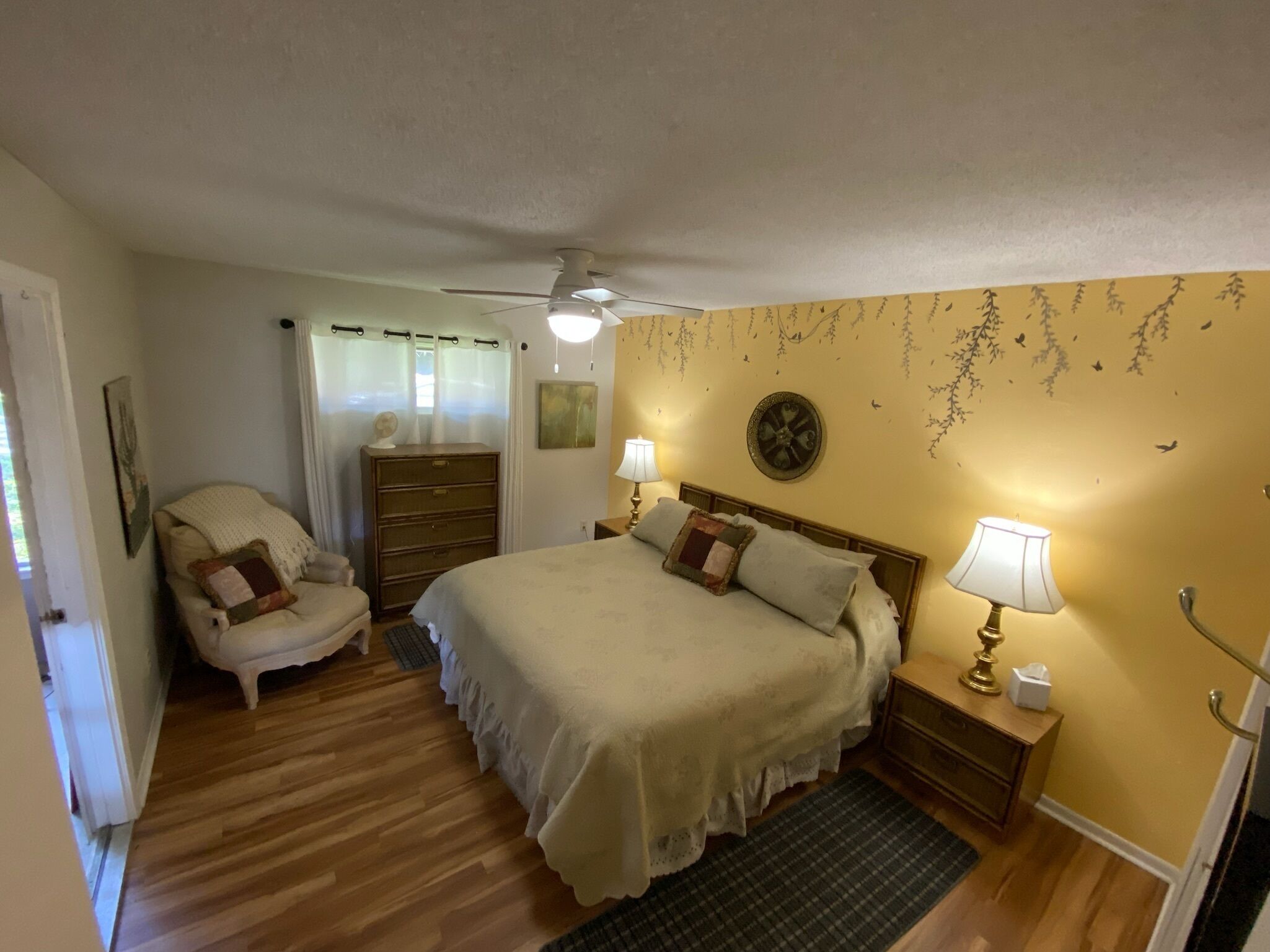 2 dormitorios, tabla de planchar con plancha, wifi gratis y ropa de cama