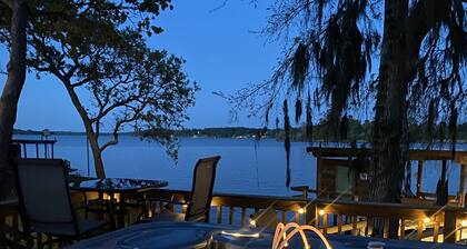 Romantic Lakefront Retreat: Hot Tub, Private Deck, Screened Porch, Dock & Kayaks