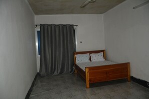 3 bedrooms, bed sheets - Family-sized apartment-5 mins walk to stone town (Zanzibar)