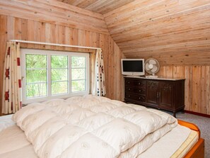 4 bedrooms, individually furnished