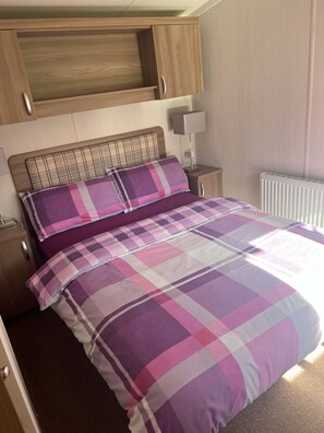 Mobile Home, 3 Bedrooms (Tam O'Shanter 12) - GDs Caravan Hire Craig Tara (Ayr)