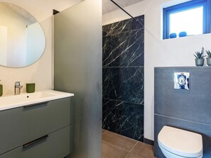 House | Bathroom