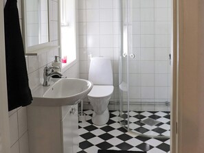 House | Bathroom