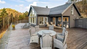 House | Outdoor dining