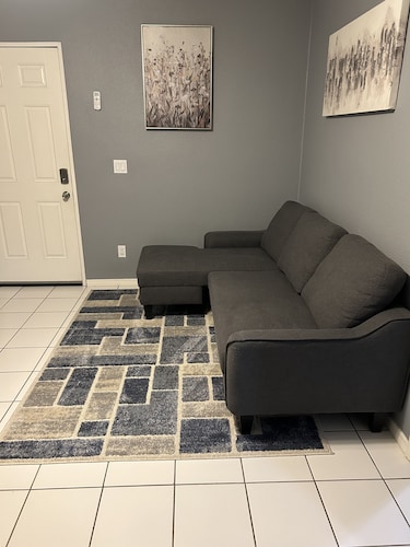 Private Guest Home 5 mins from Polo grounds and Horse Park 