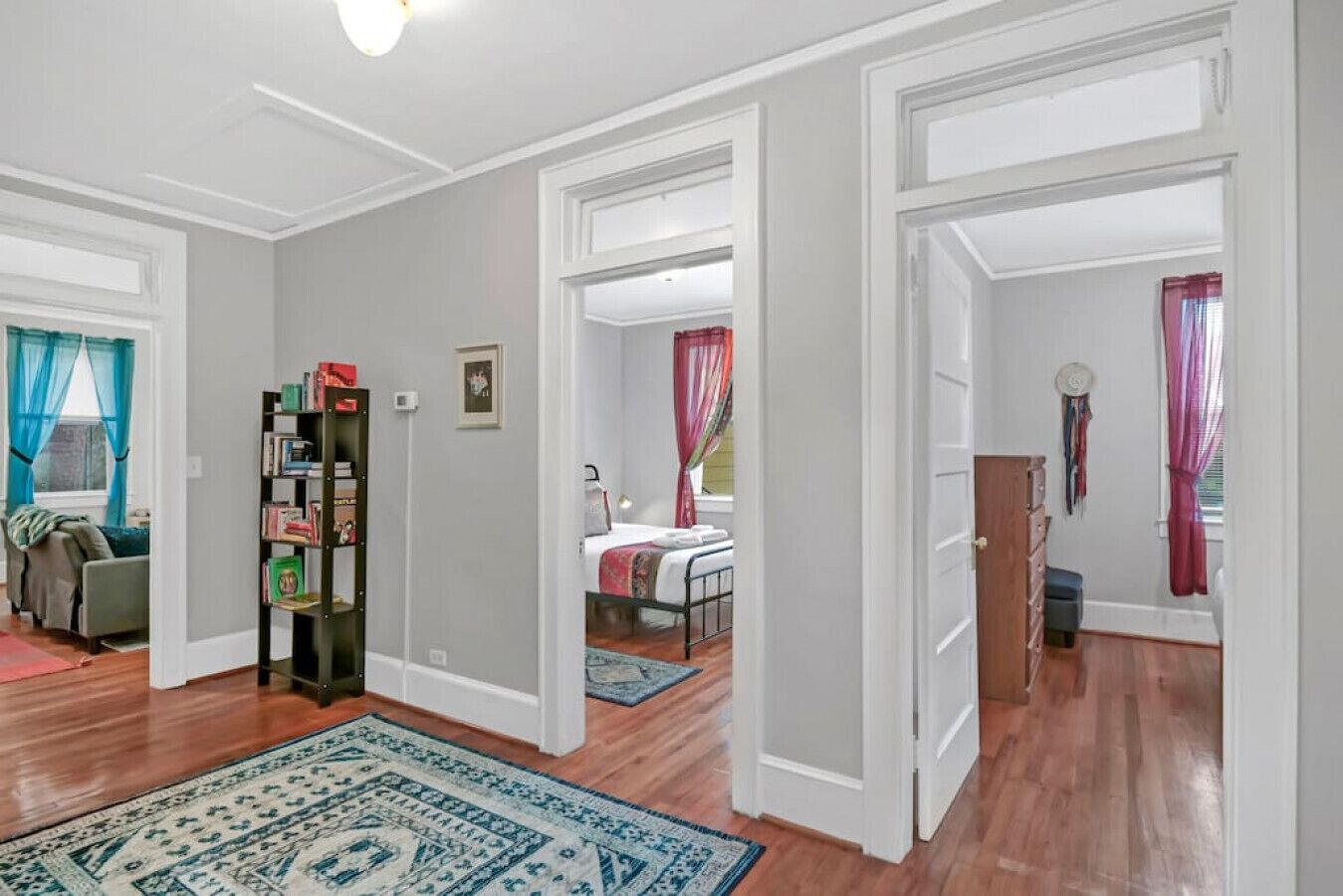 3 bedrooms, desk, iron/ironing board, travel crib