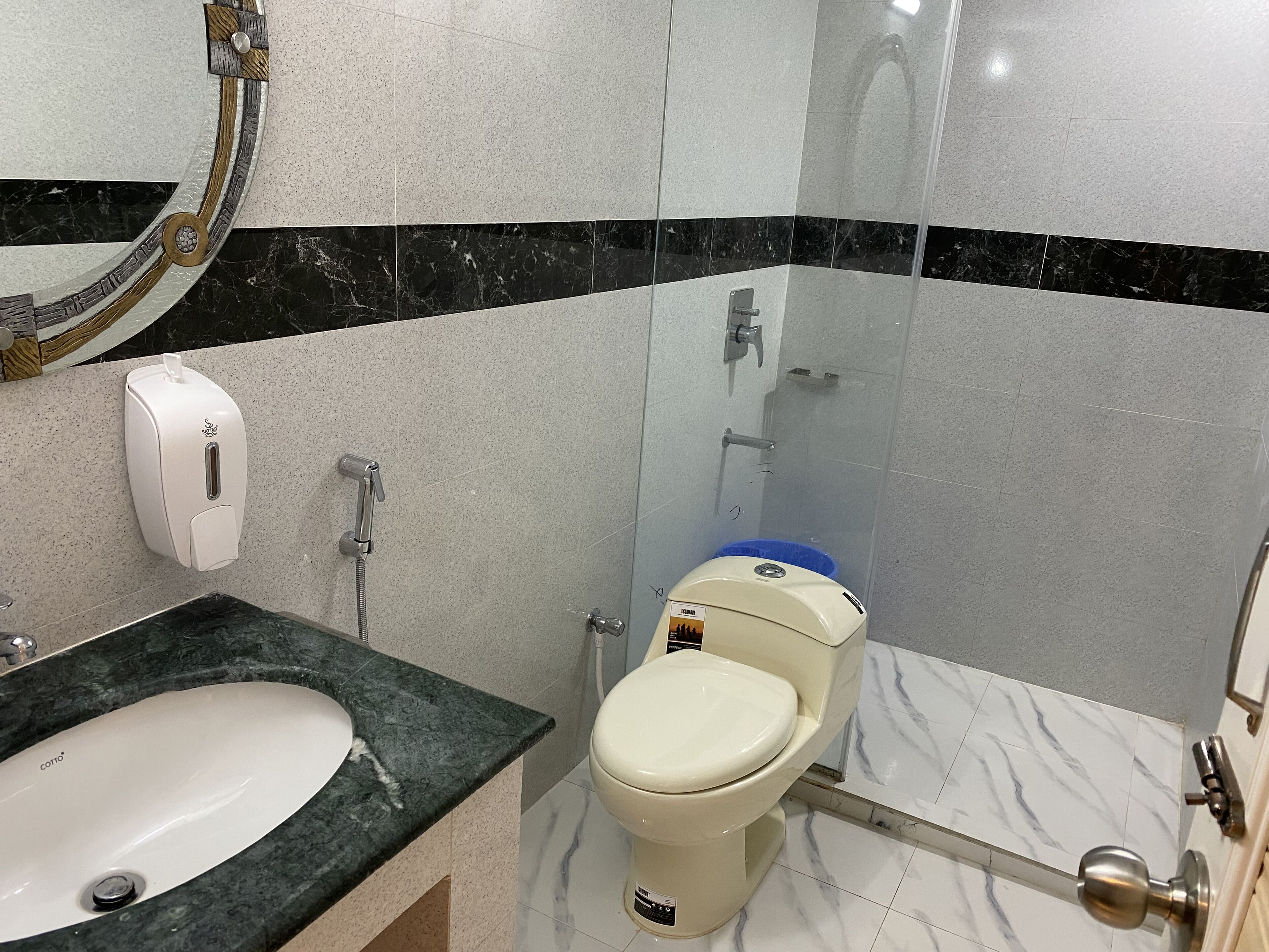 Deluxe Room | Bathroom