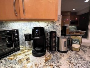 Private kitchen - 5BR, heated patio, best location (Palo Alto)