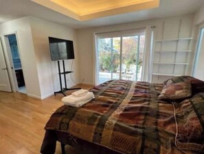 5 bedrooms - 5BR, heated patio, best location (Palo Alto)