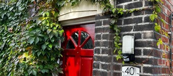 Cheerful 3 bedroom entire home - newly furnished to a high standard. 