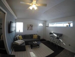 Living area - Broad Ripple Business Studio (Indianapolis)