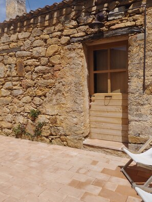 Exterior detail - Stazzo su frassu (Monti)