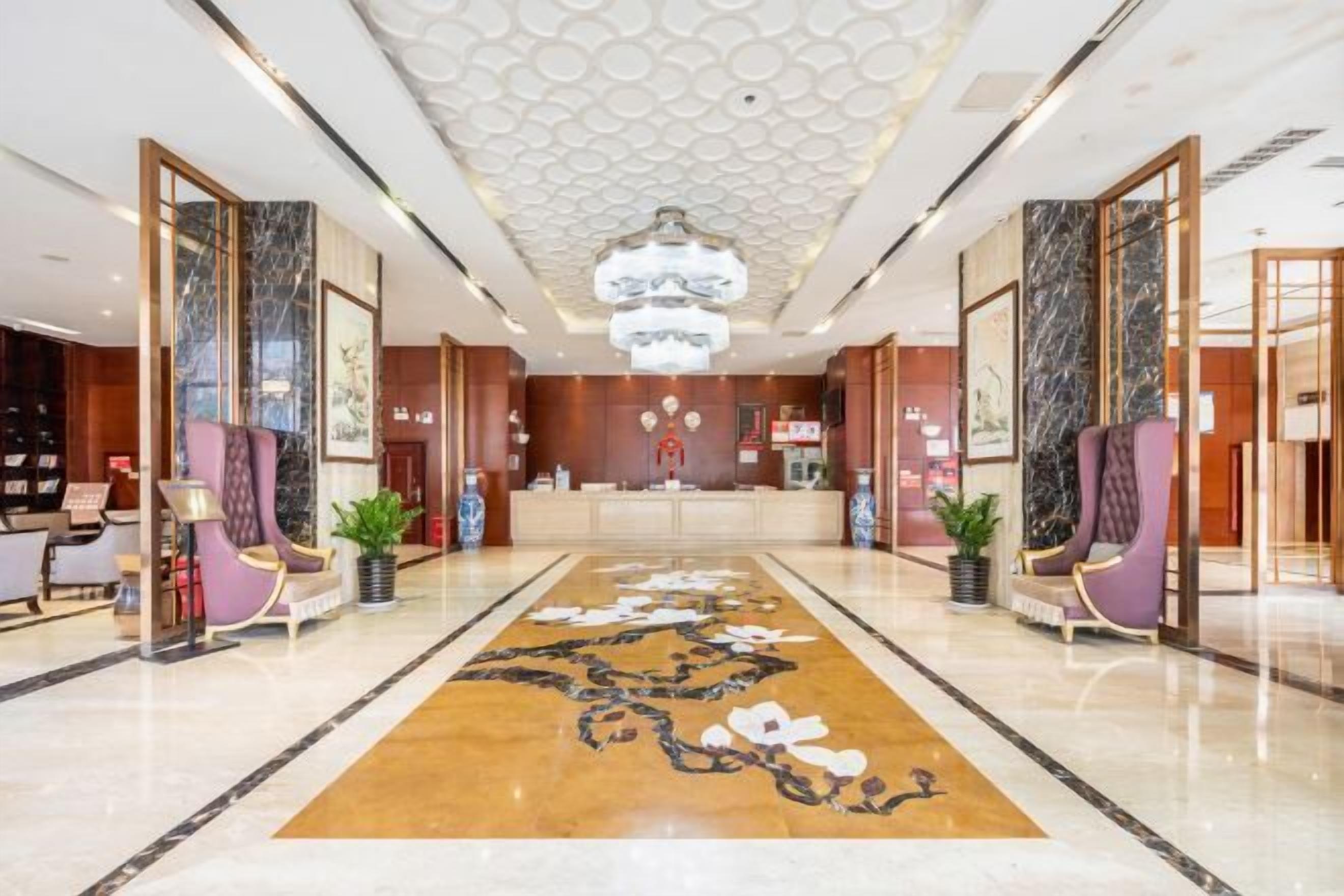 المنشأة من الداخل