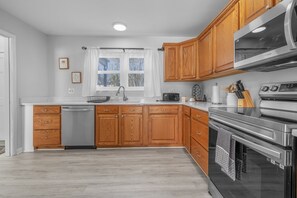 Micro-ondas, fogão, cooktop, lava-louças