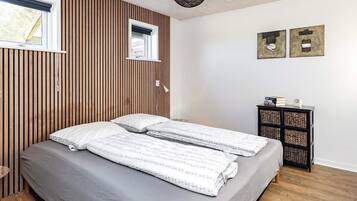 House | 3 bedrooms, individually furnished