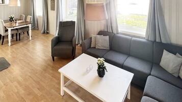 Apartment | Dining