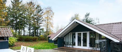 House | Outdoor dining
