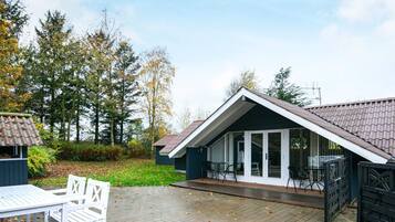 House | Outdoor dining