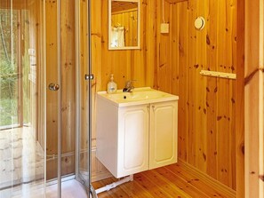 House | Bathroom - 6 Person Holiday Home in Halden (Halden)