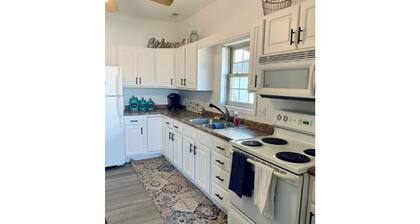 Cozy 1-Bedroom Apartment 15 minutes from KY Lake