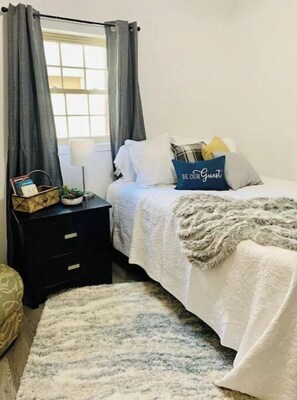 1 bedroom, bed sheets