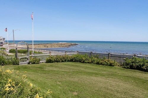 Large Oceanfront Home in Exclusive Brant Rock Section of Marshfield - Sleeps 10