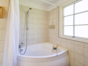 House | Bathroom - 8 Person Holiday Home in Vejby (Vejby)