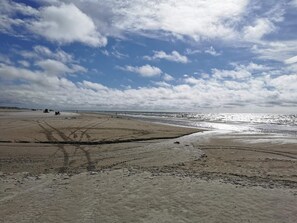 House | Beach - 8 Person Holiday Home in Lokken (Lokken)