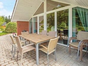 House | Dining - 8 Person Holiday Home in Oksbol (Oksbol)