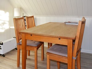 Dining - 3 Person Holiday Home in Oksvoll (Orland)
