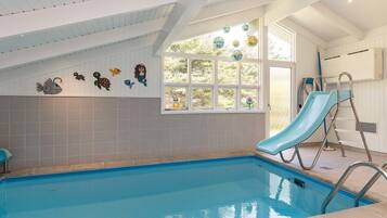 Talo | Uima-allas | Sisäuima-allas, ulkouima-allas