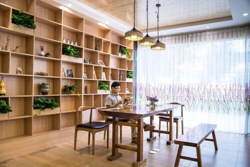 Sanyuesan Theme Hotel