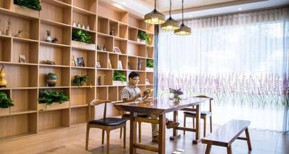 Sanyuesan Theme Hotel