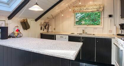 6 Person Holiday Home in Vaeggerlose