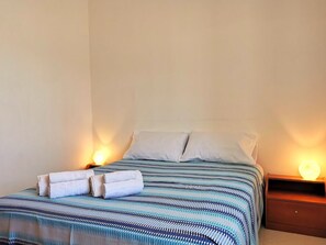 2 bedrooms, bed sheets - St. Catherine: apartment 700 meters walk from the sea. (Nardò)