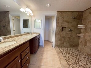 Bathroom - 3 Bedroom West 609 Gulf Front Condo with Stunning Views! (Pensacola)