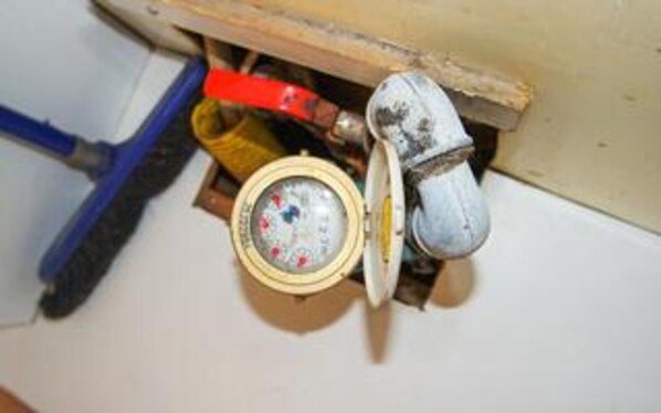 Unclassified image, 1 of 4, button