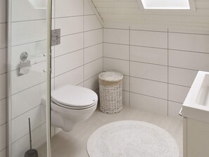 House | Bathroom - 6 Person Holiday Home in Gursken-by Traum (Sande)